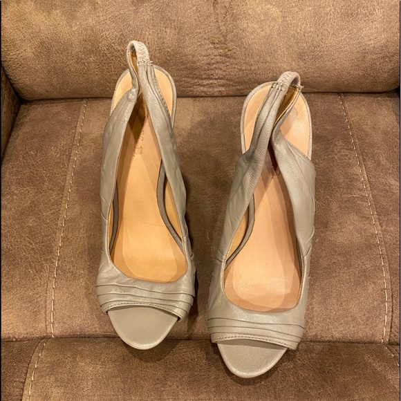 L.A.M.B Heels - Picture 2 of 5